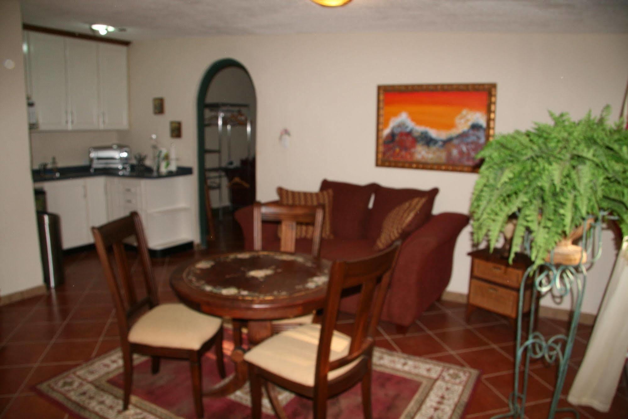 Club Arias Bed & Breakfast Savaneta Exterior foto